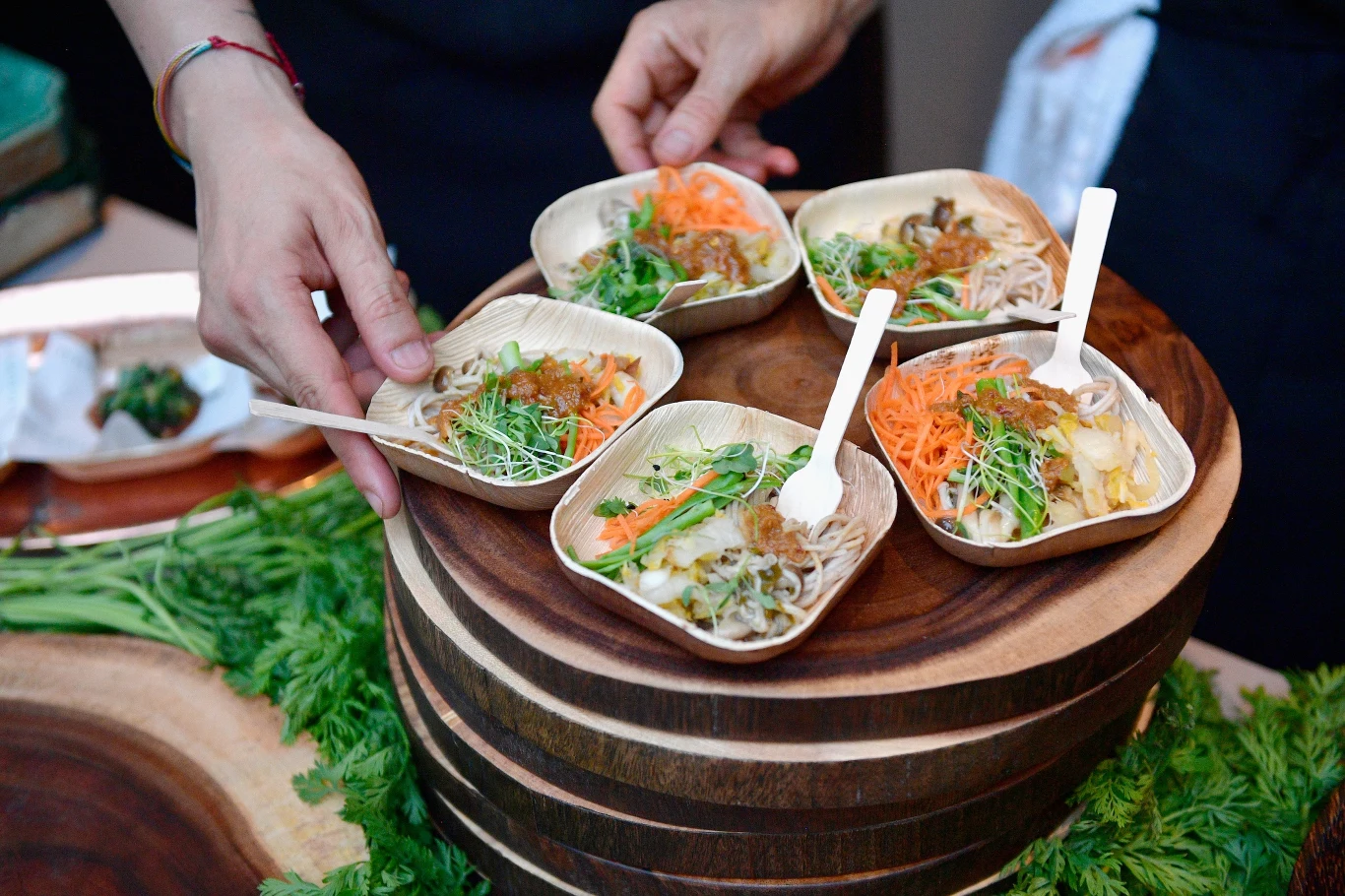 Coraz więcej Polek i Polaków ogranicza spożywanie mięsa lub nie je go wcale. Miesiące wiosenne i letnie to najlepszy czas, aby wypróbować roślinną dietę Coraz więcej Polek i Polaków ogranicza spożywanie mięsa lub nie je go wcale. Miesiące wiosenne i letnie to najlepszy czas, aby wypróbować roślinną dietę