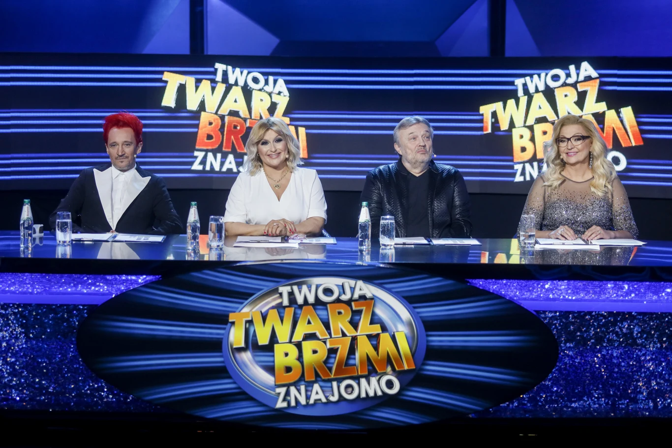 Krzysztof Cugowski (drugi z prawej) pożegnał się z programem "Twoja twarz brzmi znajomo" Krzysztof Cugowski (drugi z prawej) pożegnał się z programem "Twoja twarz brzmi znajomo"