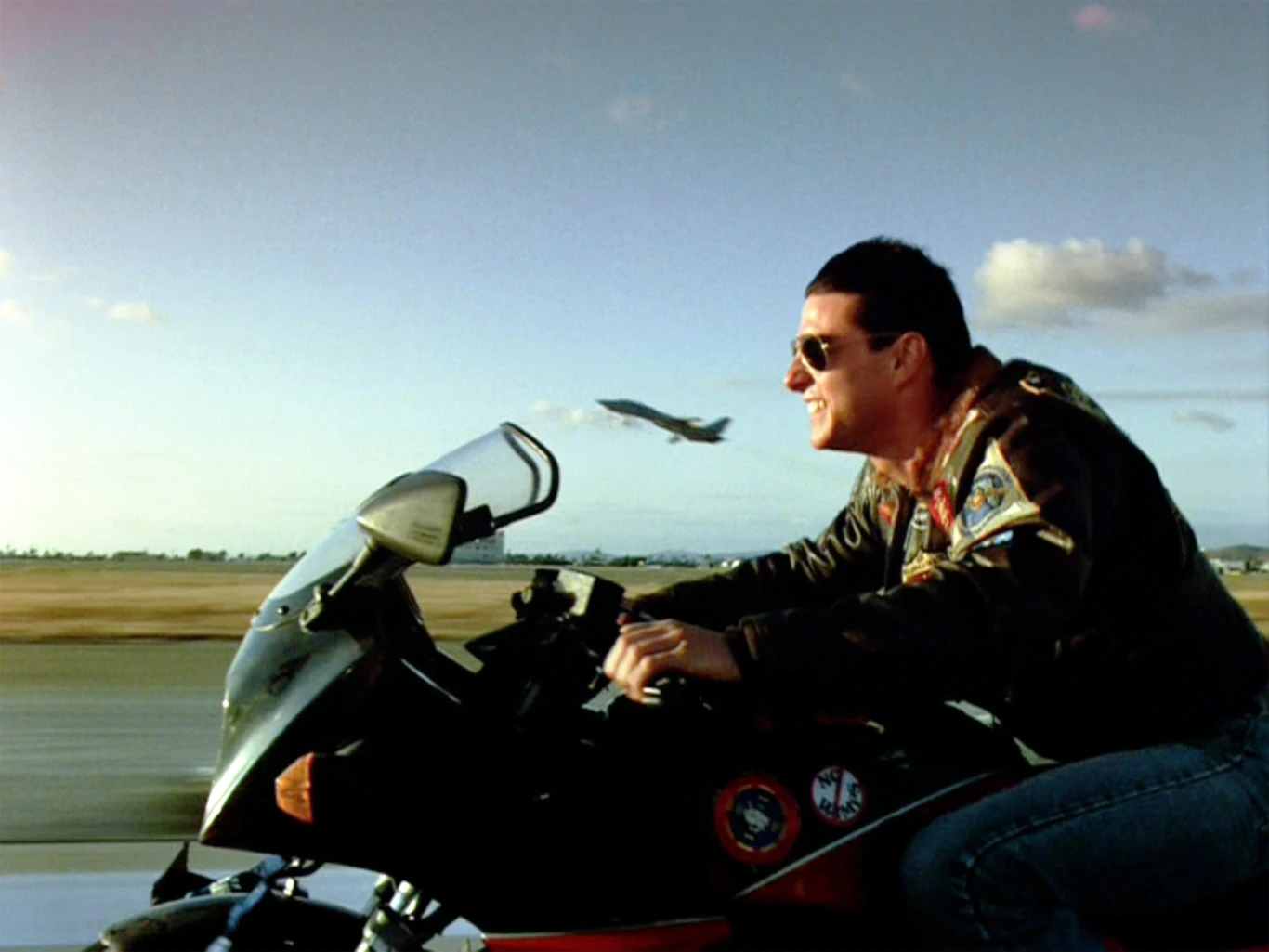 Tom Cruise w scenie z "Top Gun" Tom Cruise w scenie z "Top Gun"
