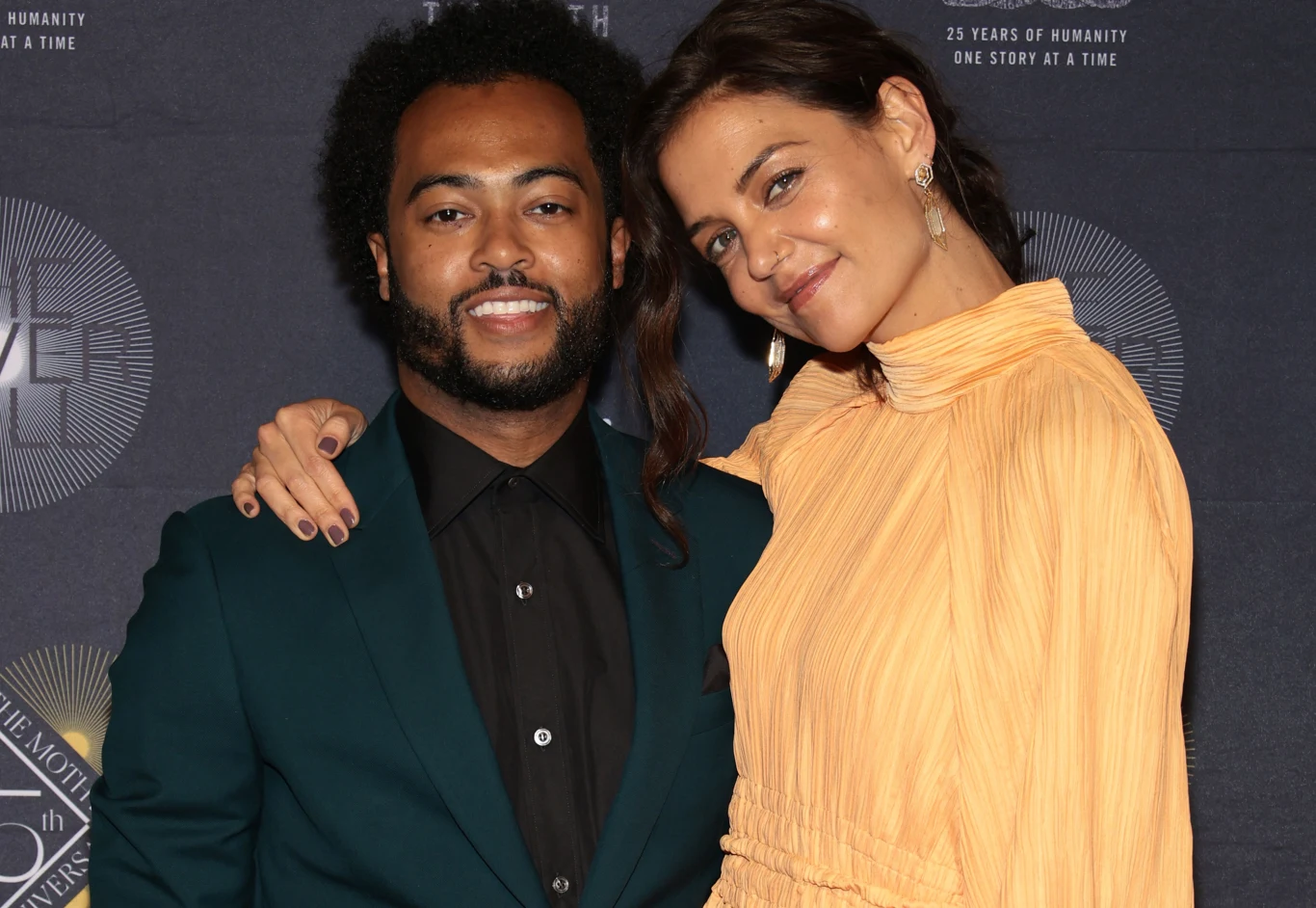 Katie Holmes i Bobby Wooten po raz pierwszy pokazali się publicznie Katie Holmes i Bobby Wooten po raz pierwszy pokazali się publicznie