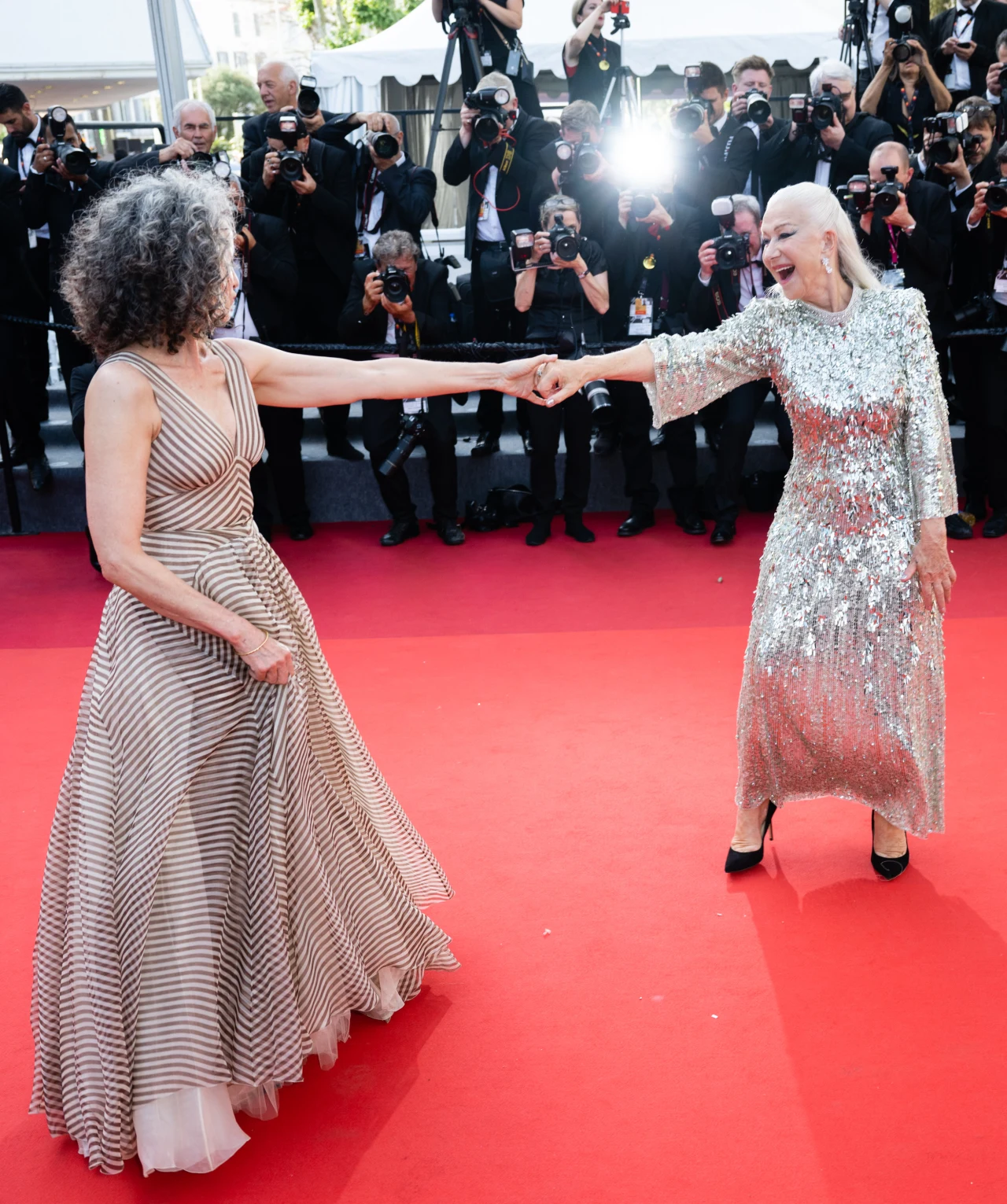 Cannes 2022. Pokaz filmu "Mother's son", Helen Mirren i Andie MacDowell  Cannes 2022. Pokaz filmu "Mother's son", Helen Mirren i Andie MacDowell