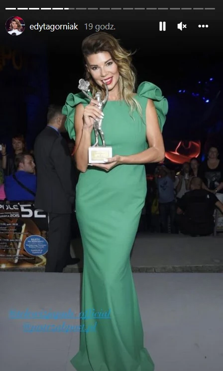 Edyta Górniak ze swoją stauetką Platynowej Telekamery, którą otrzymała w 2015 roku