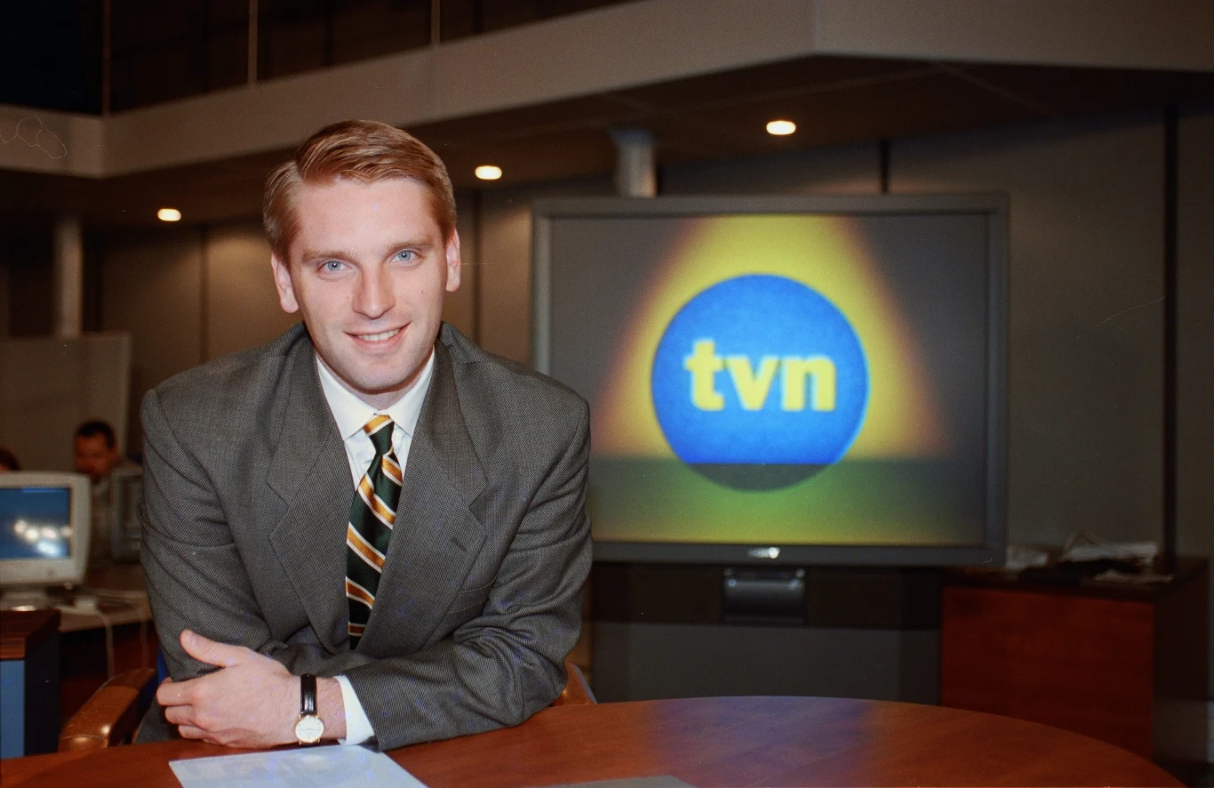 Lata 90. Pierwsze zdjęcie pierwszego dnia działalności studia Faktów TVN