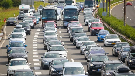 ​Zaczyna się długi weekend. Na tych drogach na pewno staniesz w korku