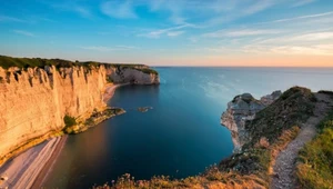 Étretat: Perła Alabastrowego Wybrzeża