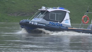Policjanci uratowali dwie nastolatki, które wpadły do Wisły
