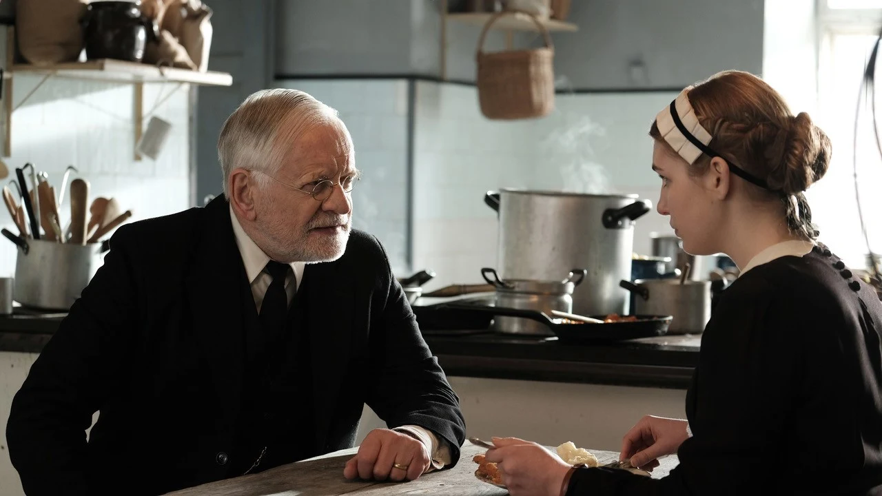 Andrzej Seweryn w scenie z "Przysięgi Ireny"