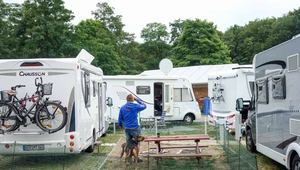 Kamperem na Mazury. Na dziko czy na polu kempingowym?