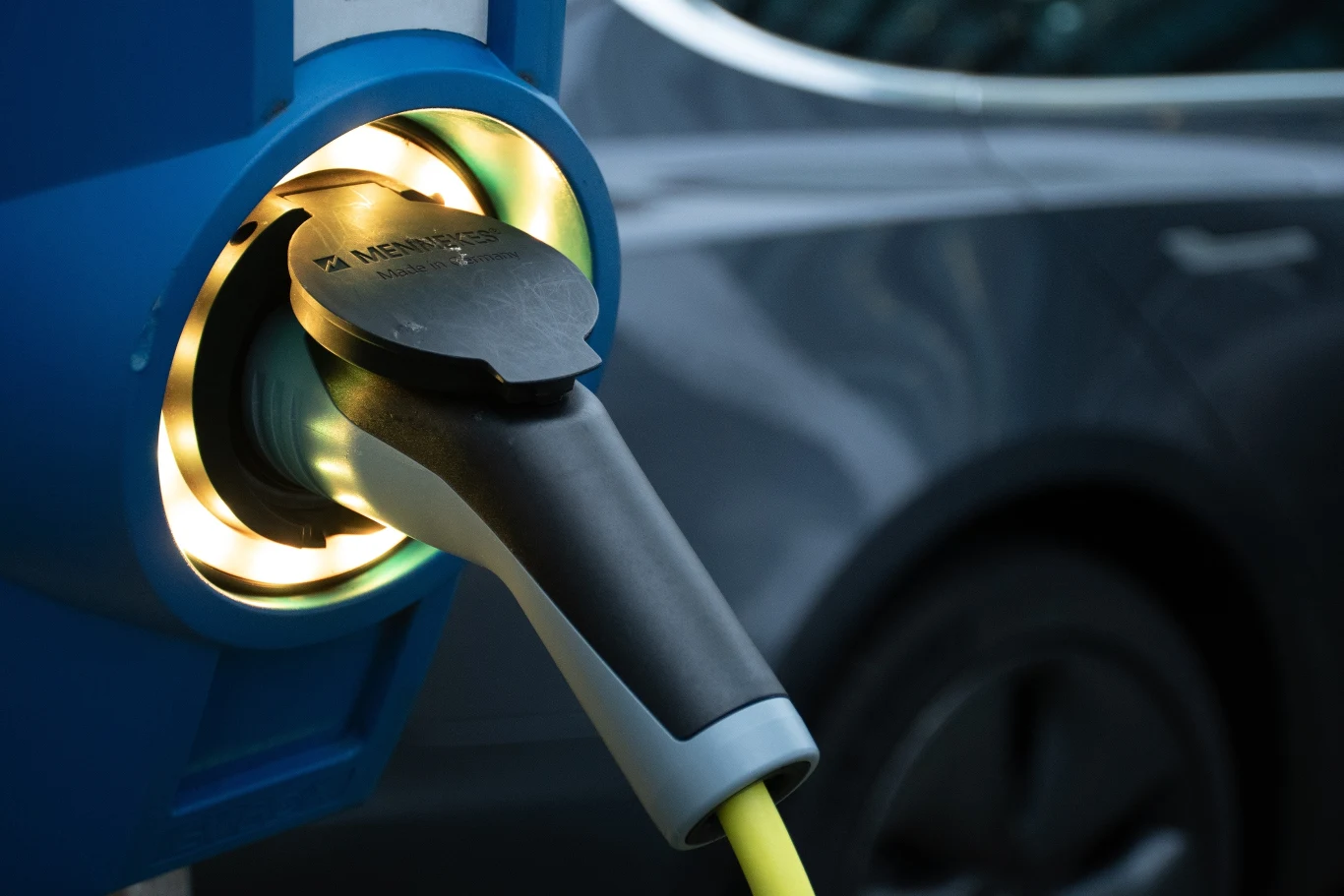 Rząd dopłaci nawet 40 tys. zł do zakupu auta elektrycznego. Zdj. ilustracyjne Rząd dopłaci nawet 40 tys. zł do zakupu auta elektrycznego. Zdj. ilustracyjne