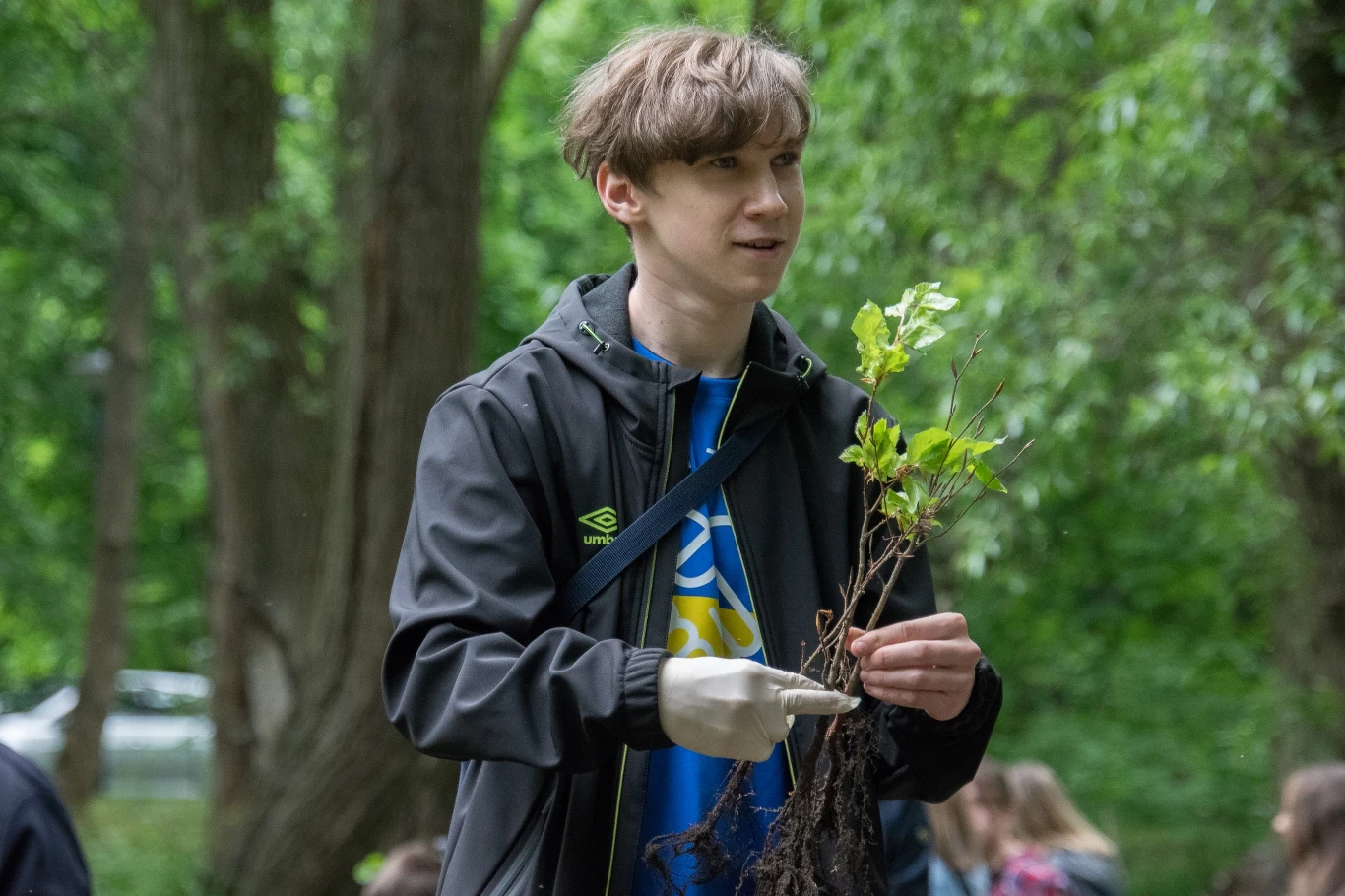 W ostatnią niedzielę, 29 maja akcja "Czyste, Zielone Miasta" dotarła do Skierniewic. Akcja „Czyste, Zielone Miasta” rozpoczęła się na terenie Parku Miejskiego w Skierniewicach. Najpierw odbyło się sprzątanie terenu oraz sadzenie drzew przekazanych przez Lasy Państwowe. Wydarzeniom związanym z projektem "Czyste, Zielone Miasta" towarzyszył zorganizowany obok Kosmiczny Dzień Dziecka. 
