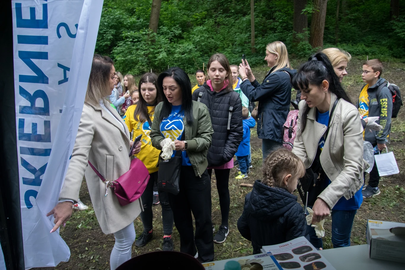 W ostatnią niedzielę, 29 maja akcja "Czyste, Zielone Miasta" dotarła do Skierniewic. Akcja „Czyste, Zielone Miasta” rozpoczęła się na terenie Parku Miejskiego w Skierniewicach. Najpierw odbyło się sprzątanie terenu oraz sadzenie drzew przekazanych przez Lasy Państwowe. Wydarzeniom związanym z projektem "Czyste, Zielone Miasta" towarzyszył zorganizowany obok Kosmiczny Dzień Dziecka. 