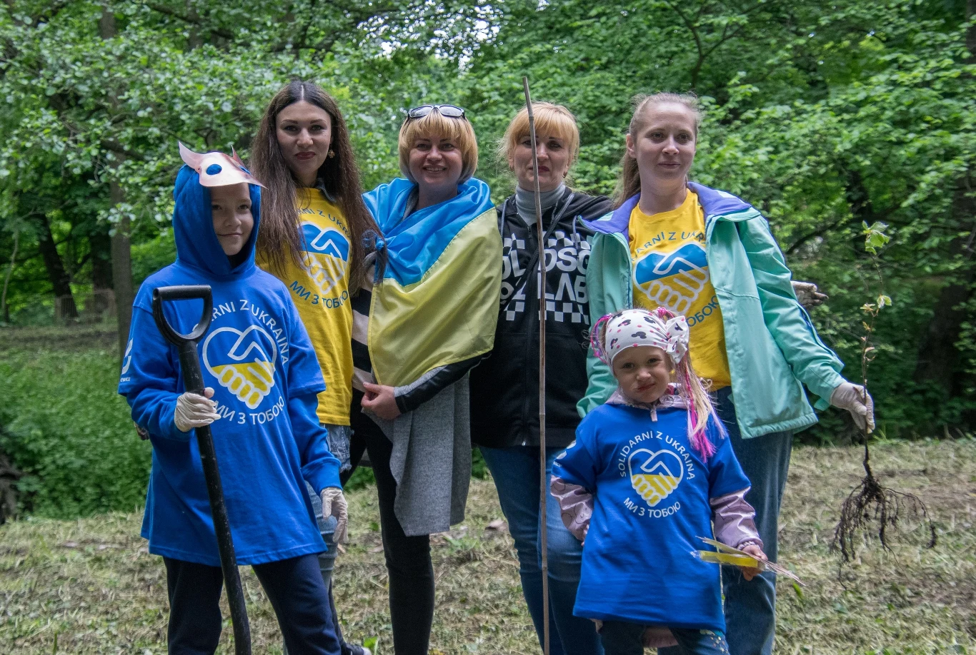 W ostatnią niedzielę, 29 maja akcja "Czyste, Zielone Miasta" dotarła do Skierniewic. Akcja „Czyste, Zielone Miasta” rozpoczęła się na terenie Parku Miejskiego w Skierniewicach. Najpierw odbyło się sprzątanie terenu oraz sadzenie drzew przekazanych przez Lasy Państwowe. Wydarzeniom związanym z projektem "Czyste, Zielone Miasta" towarzyszył zorganizowany obok Kosmiczny Dzień Dziecka. 