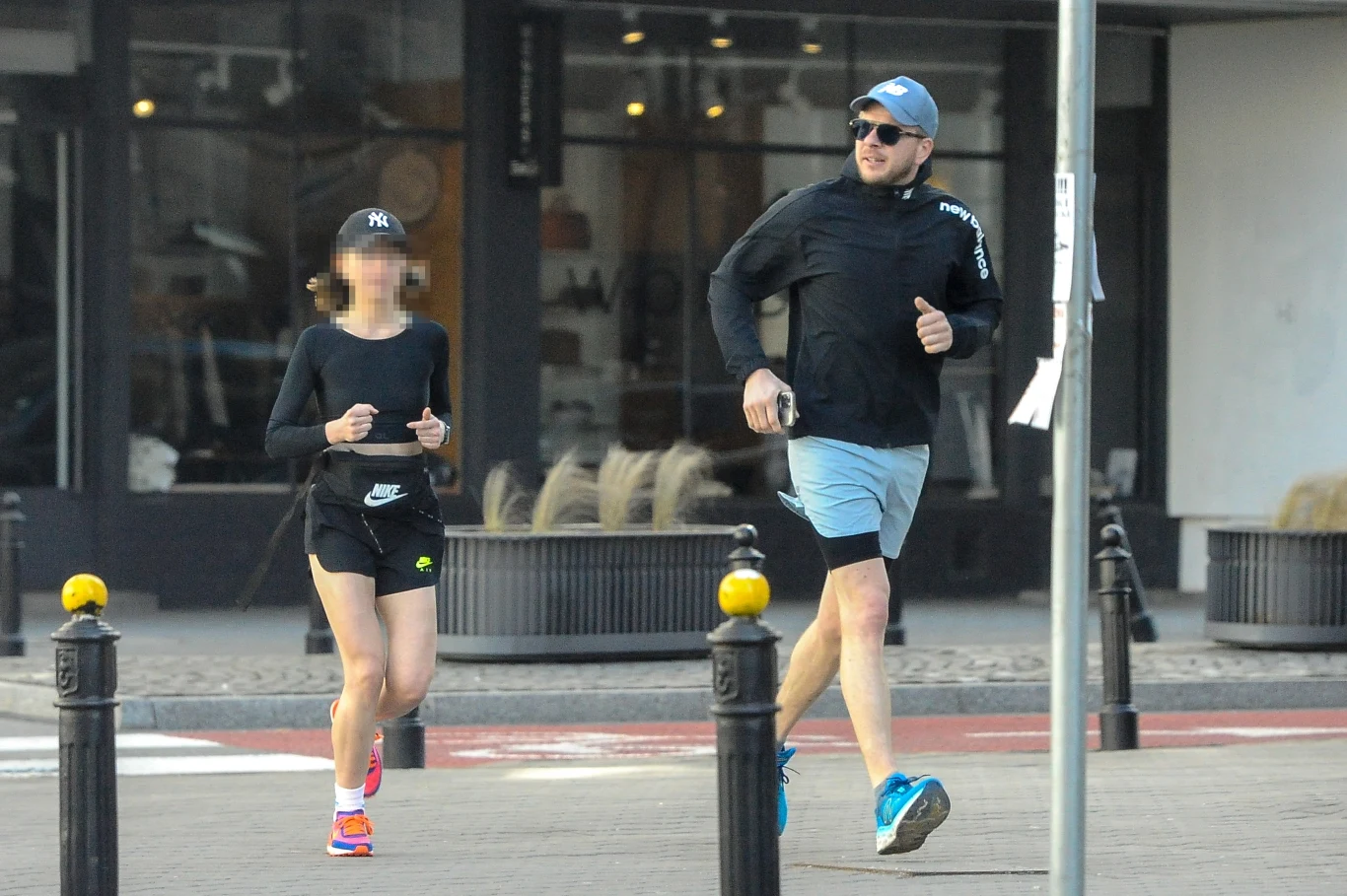Filip Chajzer z nową partnerką na joggingu Filip Chajzer z nową partnerką na joggingu