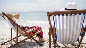 Kryteria wypłaty świadczenia urlopowego określa art. 3 ust. 5 ustawy o ZFŚS, zgodnie z którym przysługuje ono raz w roku każdemu pracownikowi korzystającemu w danym roku kalendarzowym z urlopu wypoczynkowego w wymiarze co najmniej 14 kolejnych dni kalendarzowych