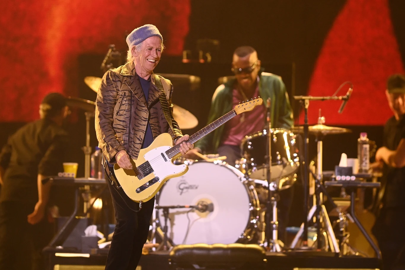 Keith Richards i Steve Jordan, który zastępuje na bębnach Wattsa.