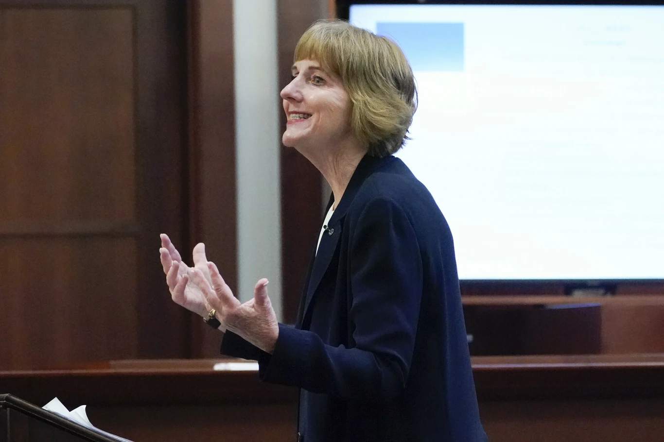 Prawniczka Amber Heard Elaine Charlson Bredhoft 