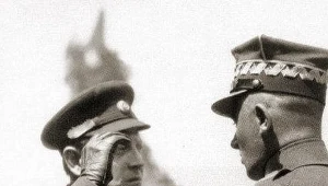 Symon Petlura wita gen. Edwarda Rydza-Śmigłego na dworcu kolejowym w Kijowie, maj 1920