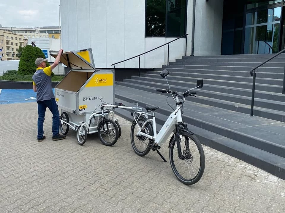 W Poznaniu zaczęły kursować pierwsze kurierskie rowery cargo 