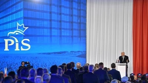 Prezes PiS, wicepremier Jarosław Kaczyński podczas konwencji Prawa i Sprawiedliwości w Mareckim Centrum Edukacyjno–Rekreacyjnym w Markach k. Warszawy, 4 czerwca br. Konwencja poświęcona jest programowi partii na najbliższe miesiące