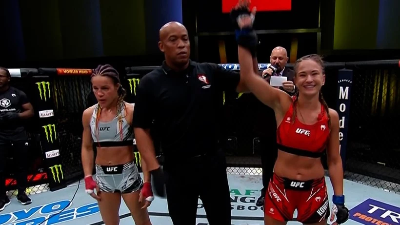 Karolina Kowalkiewicz (po prawej) Karolina Kowalkiewicz (po prawej)