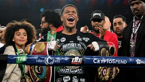 Devin Haney może się teraz cieszyć ze zdobycia czterech pasów mistrzowskich wagi lekkiej