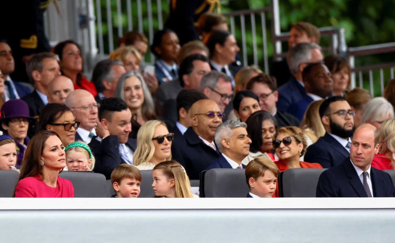 Księżna Kate i książę William z dziećmi