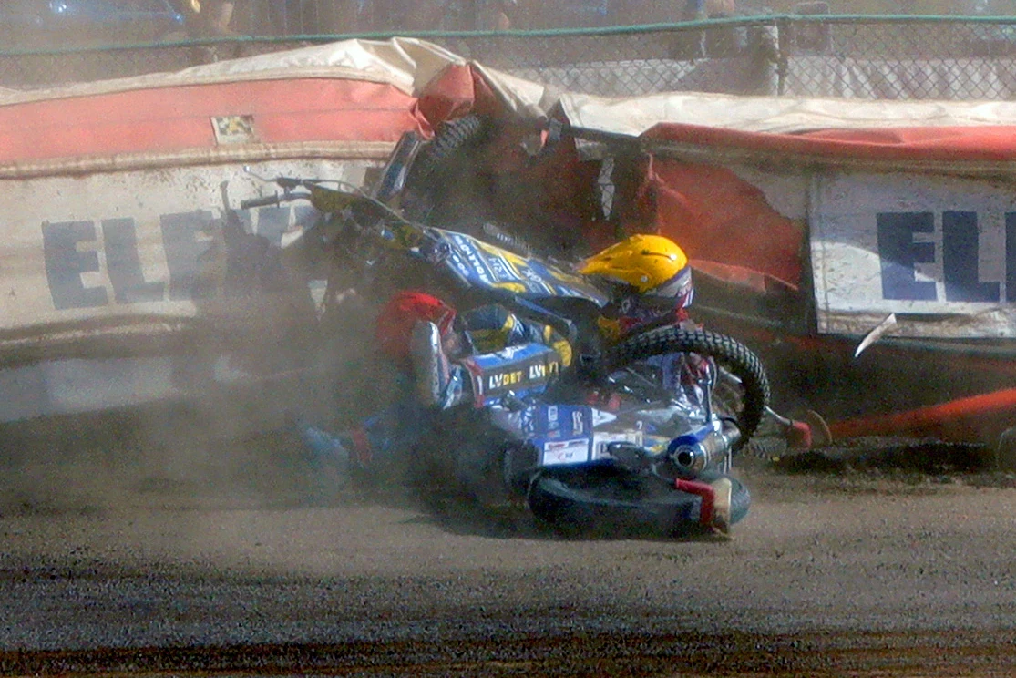 Fatalny karambol Nickiego Pedersena i Piotra Pawlickiego Fatalny karambol Nickiego Pedersena i Piotra Pawlickiego