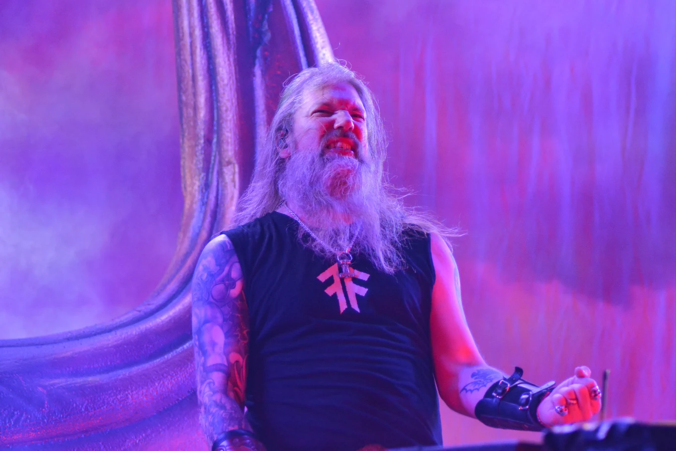 Johan Hegg (Amon Amarth) w akcji Johan Hegg (Amon Amarth) w akcji