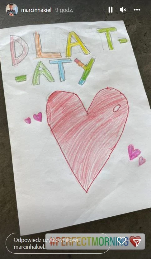 Już z samego rana Marcin Hakiel otrzymał od dzieci piękną laurkę Już z samego rana Marcin Hakiel otrzymał od dzieci piękną laurkę