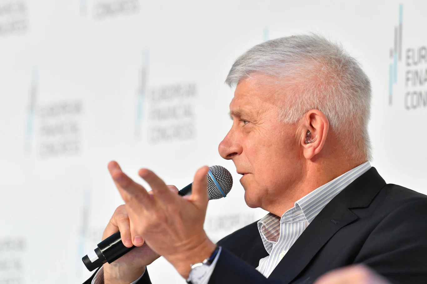 Były premier i były prezes NBP Marek Belka