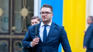 Znikające wpisy posła Mejzy. Wstydliwy gość w loży VIP