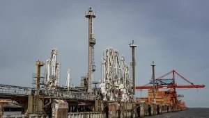 Niemcy myslą o czterech pływających terminalach