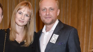 Historia miłości Piotra Adamczyka i Karoliny Szymczak: co połączyło najbardziej skrytą parę w polskim show-biznesie?