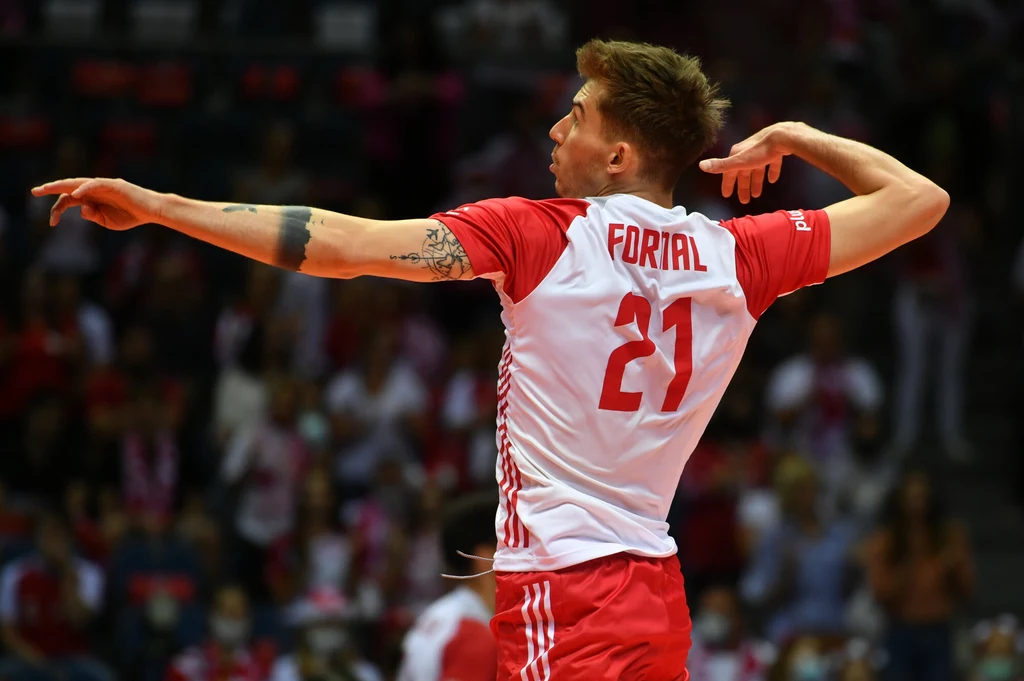 Liga Narodów siatkarzy 2022: Polska - Iran. Gdzie oglądać? Transmisja w tv i stream online. Na zdjęciu Tomasz Fornal 