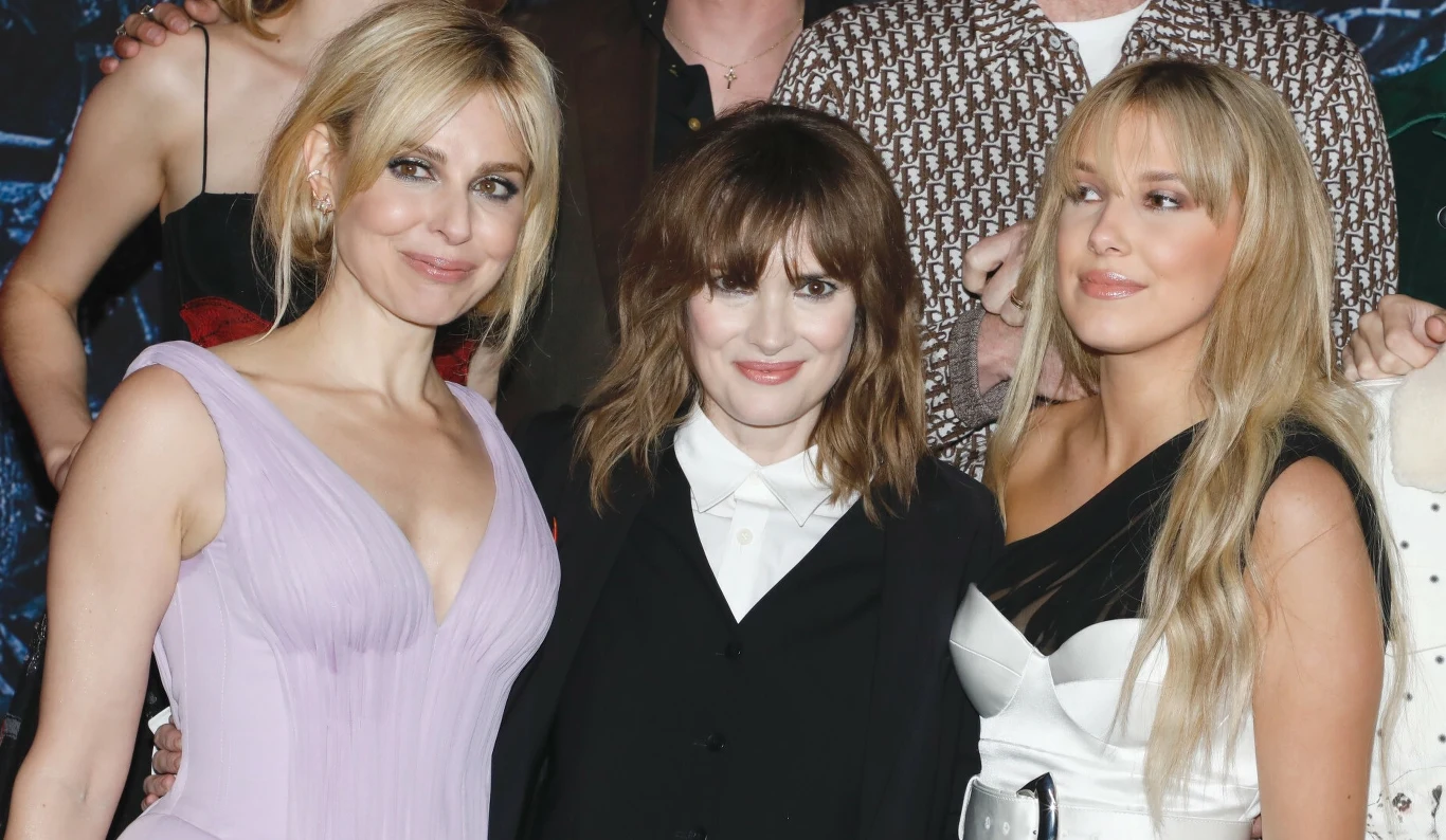 Cara Buono, Winona Ryder i Millie Bobby Brown Cara Buono, Winona Ryder i Millie Bobby Brown