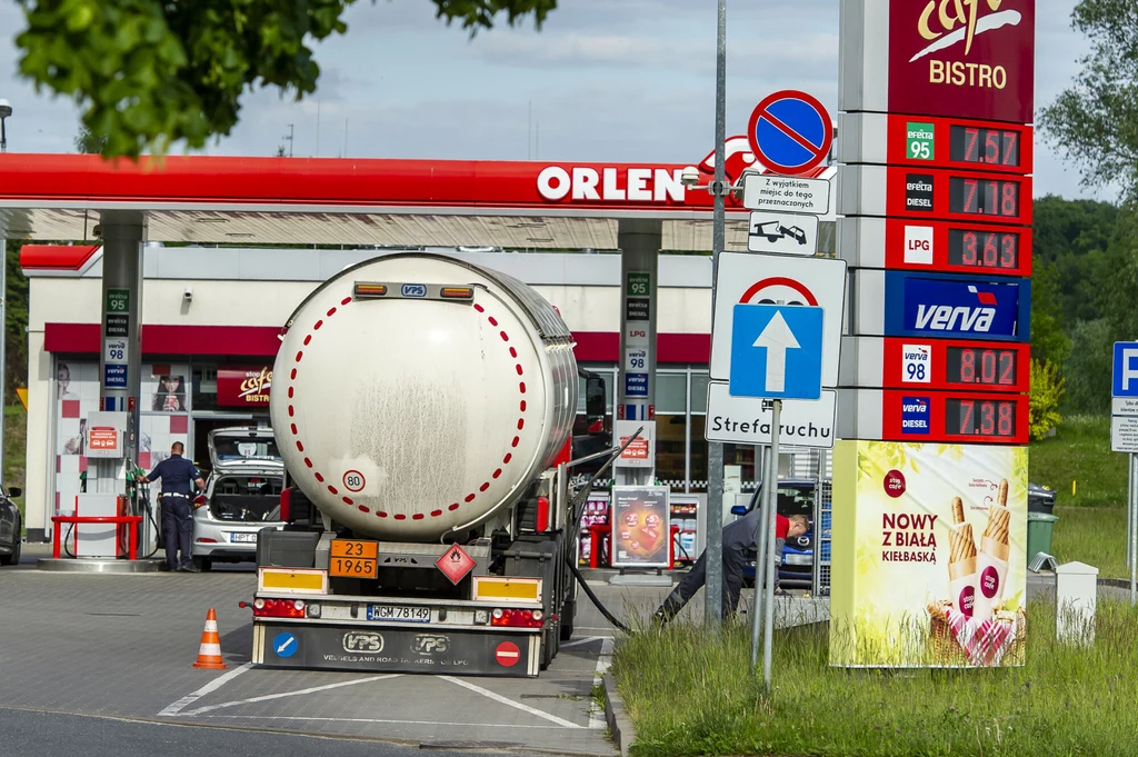 W odpowiedzi na wysokie ceny paliw kierowcy zamierzają blokować stacje Orlenu w całej Polsce