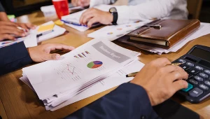 Ekonomiści mówią już o uporczywej, dwucyfrowej inflacji, która na pewno nie jest przejściowa