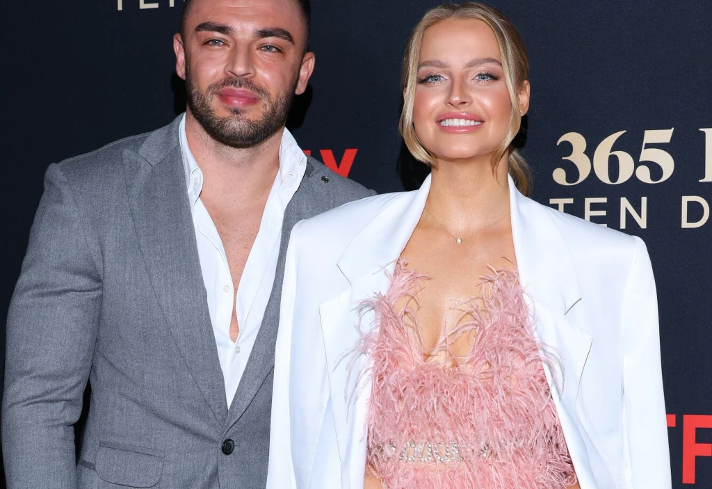 Roger Salla, Karolina Pisarek