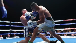 Justis Huni (z prawej)