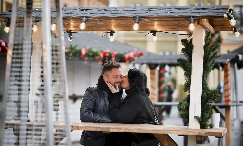 Misha Kostrzewski z narzeczoną Kingą