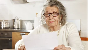 Umowa zlecenie to kontrakt o szczególnym charakterze. Ma swoje wady i zalety, jednak, czy czas przepracowanych w ramach umowy zlecenie wlicza się do emerytury? 