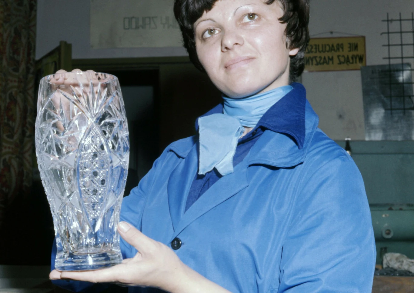 Wyroby ze szkła zdobione tradycyjną techniką szklarską, Spółdzielnia Produkcyjna w Zielonej Górze, lata 70. Wyroby ze szkła zdobione tradycyjną techniką szklarską, Spółdzielnia Produkcyjna w Zielonej Górze, lata 70.