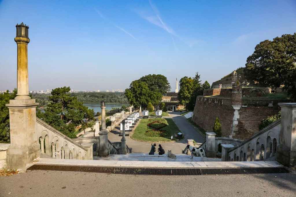 Będąc w Belgradzie, warto zobaczyć fortyfikacje i park Kalemegdan