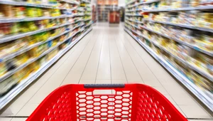 Po kwietniu rynek podstawowych produktów spożywczych i chemicznych był o 6,6 proc. powyżej poziomu z 2021 r.