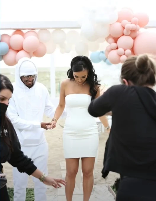 "The Nick Cannon Show" na YT komik pochwalił się, że po raz ósmy zostanie ojcem "The Nick Cannon Show" na YT komik pochwalił się, że po raz ósmy zostanie ojcem