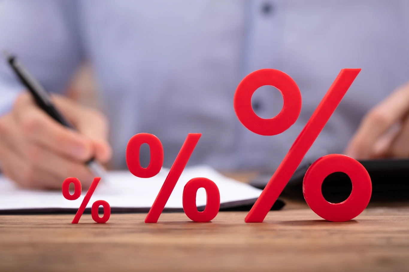 Przyszłoroczna inflacja rysuje się nam znacznie powyżej celu inflacyjnego, a więc na obniżki stóp poczekamy jeszcze długo Przyszłoroczna inflacja rysuje się nam znacznie powyżej celu inflacyjnego, a więc na obniżki stóp poczekamy jeszcze długo