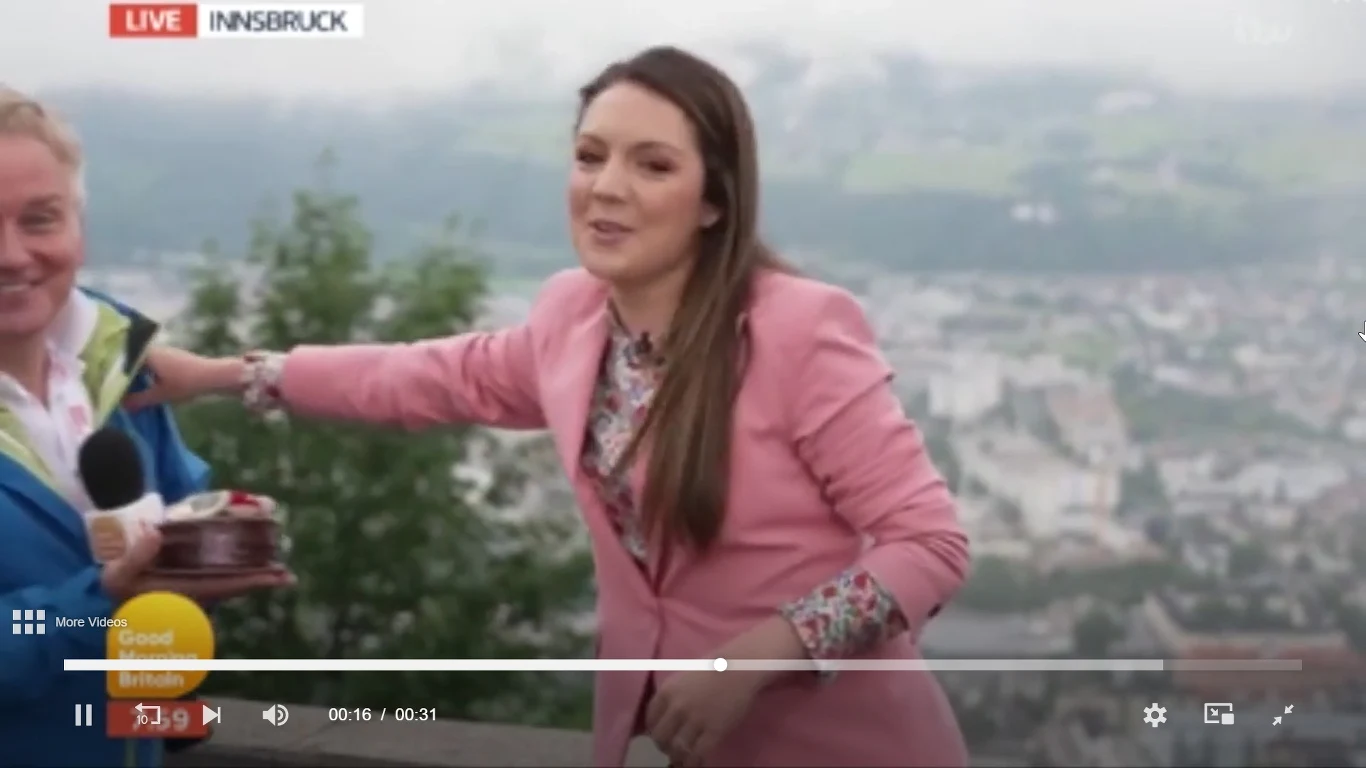 Laura w końcu wypchnęła go poza kadr Laura w końcu wypchnęła go poza kadr