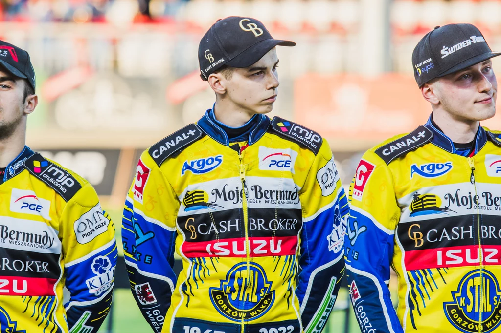 Oskar Paluch (w środku) Oskar Paluch (w środku)