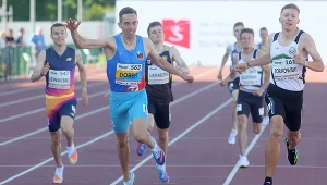 Finisz biegu na 800 m - Patryk Dobek minimalnie pokonał Mateusza Borkowskiego