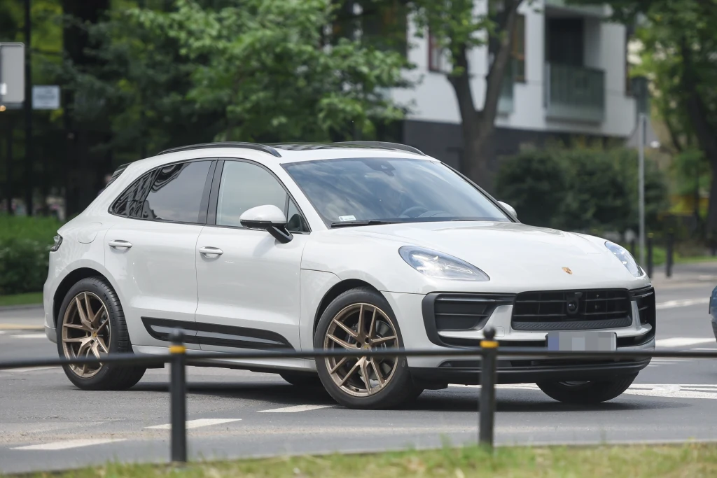 Julia Wieniawa i jej porsche Julia Wieniawa i jej porsche